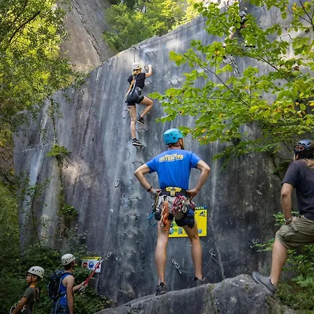 Cozy In A 16th Century Castle Aywaille