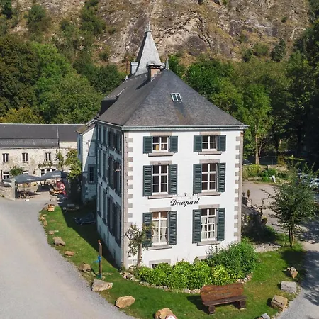 Cozy In A 16th Century Castle *